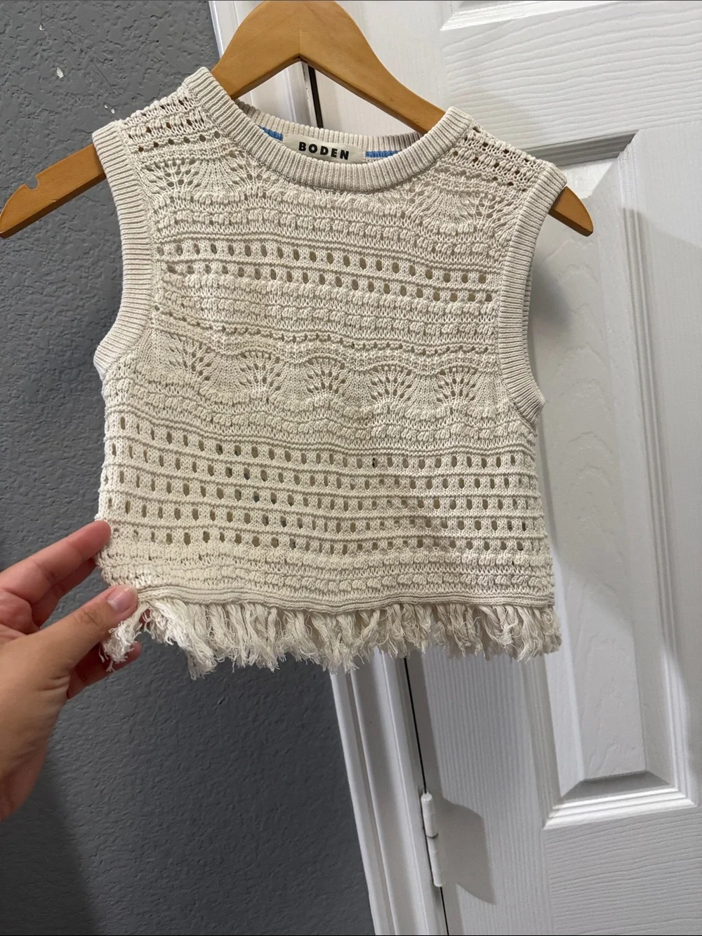 Boden cream cropped crochet fringe tank size XS